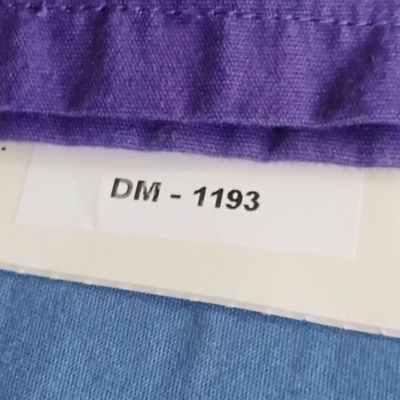 Cherokee Scrubs Top - Size: Medium    (1193) - Picture 6 of 6